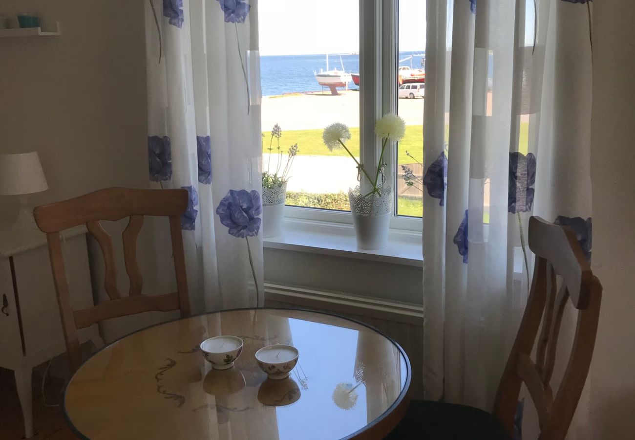 House in Bergkvara - Baltic Sea vacation with a view of the sea at the Bergkvara marina