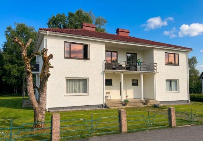 House in Gällstad - Large holiday home for summer and winter holidays