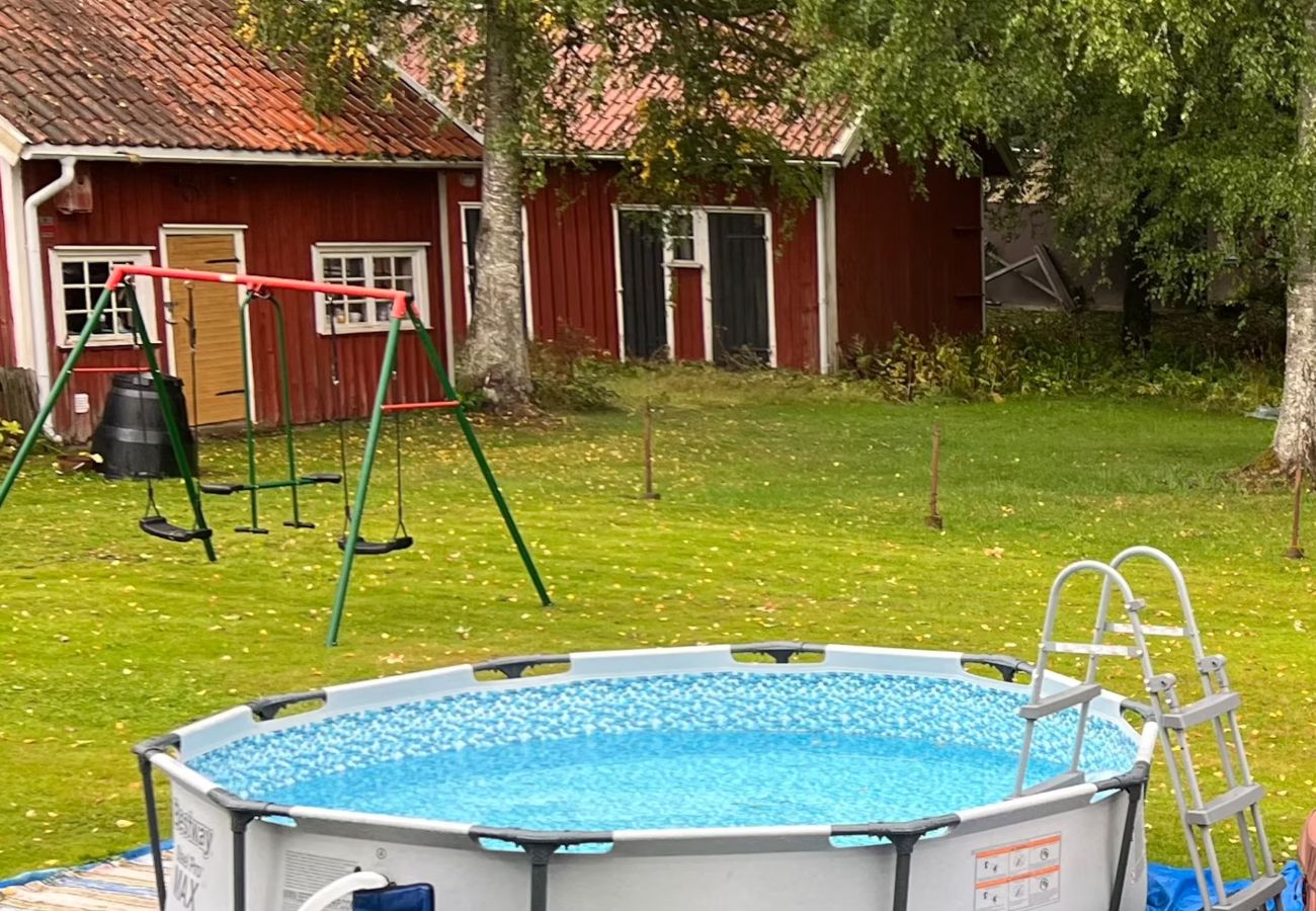 House in Gällstad - Large holiday home for summer and winter holidays