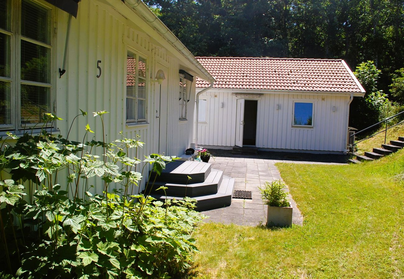 House in Tranås - Luxury holiday for multiple families – 2 vacation homes right by Lake Sommen
