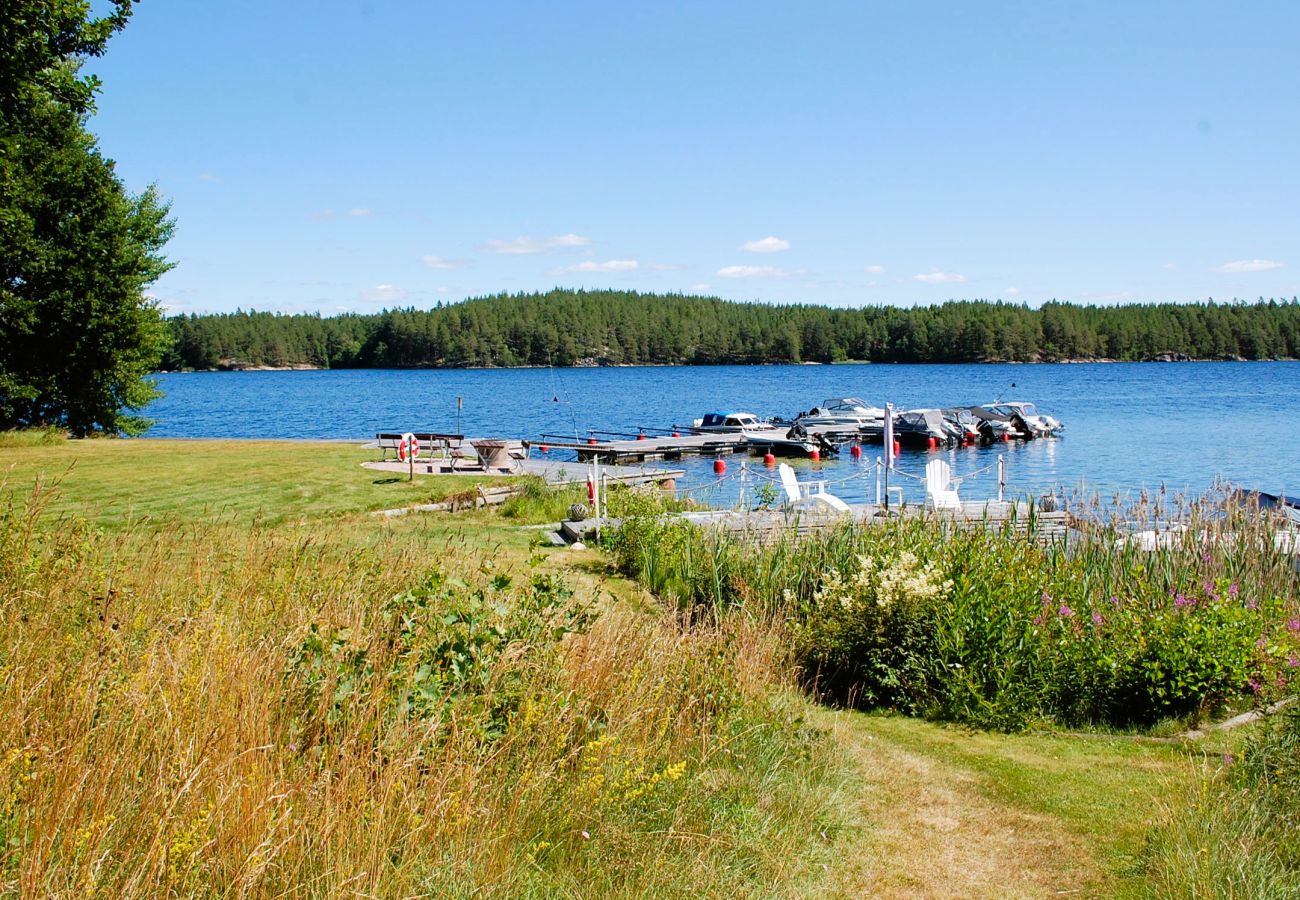 House in Tranås - Luxury holiday for multiple families – 2 vacation homes right by Lake Sommen
