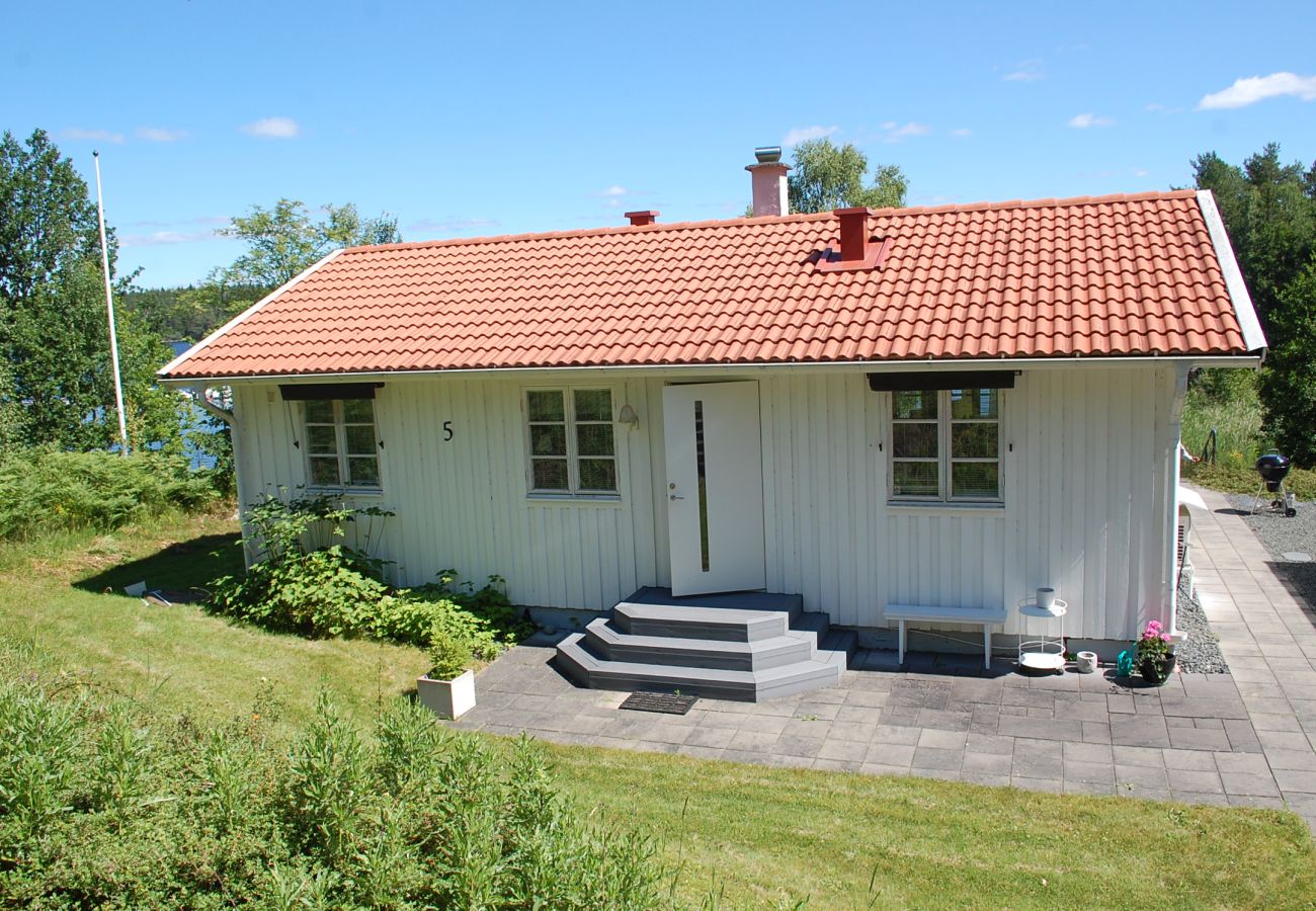 House in Tranås - Luxury holiday for multiple families – 2 vacation homes right by Lake Sommen