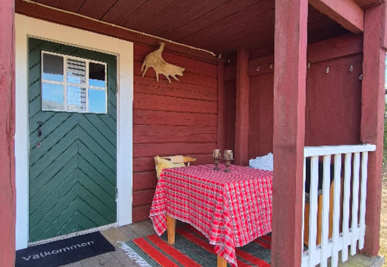 House in Kopparberg - Idyllic holiday home oasis on the edge of the forest near lakes