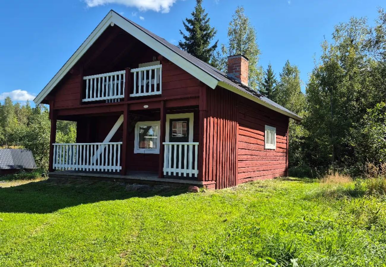 House in Kopparberg - Idyllic holiday home oasis on the edge of the forest near lakes