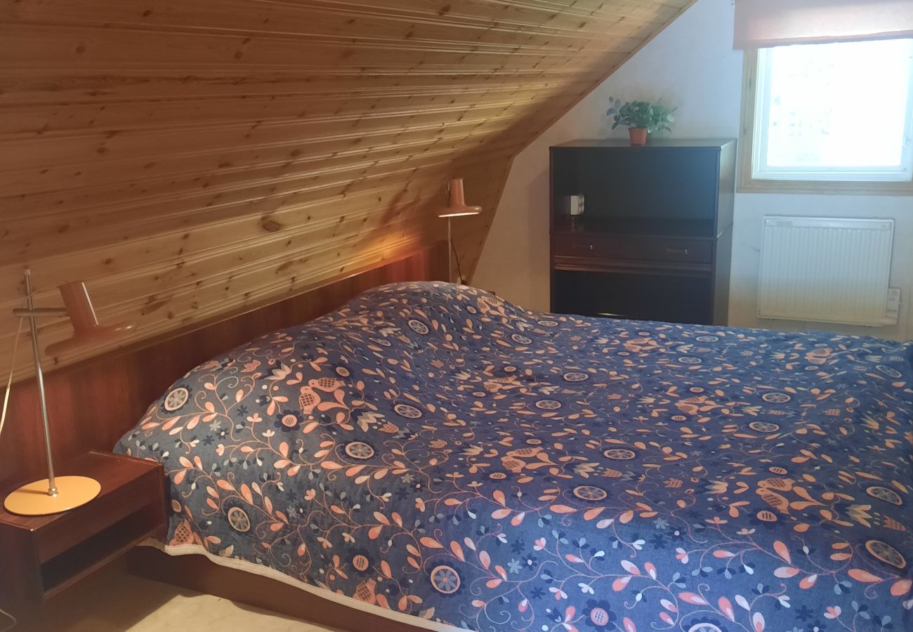 House in Eringsboda - Holiday home with guest cabin just 40 meters from the water