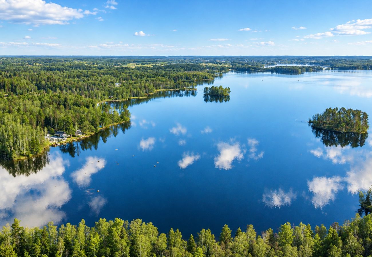 House in Osby - Björkesö – A Lakeside Holiday Home Surrounded by Nature