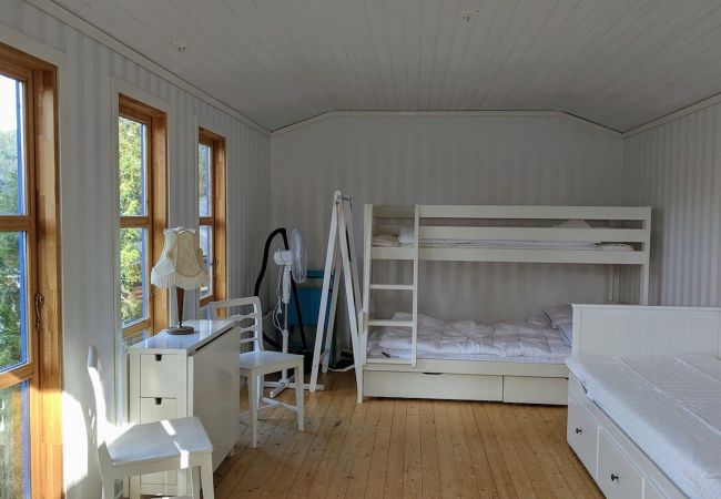 Stuga i Deje - Idylliskt fritidshus precis vid sjön i Värmland