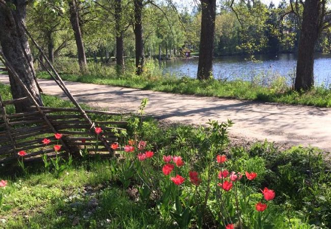 Stuga i Söderbärke - Stort semesterhus  precis vid sjön i drömläge