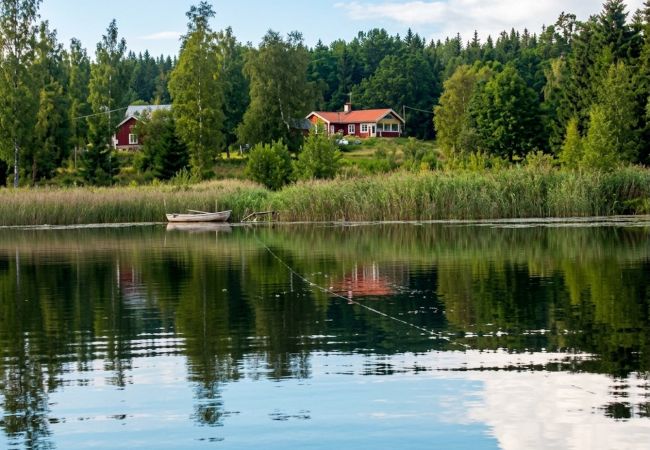 Stuga i Hultsfred - Semester vid sjön i Småland