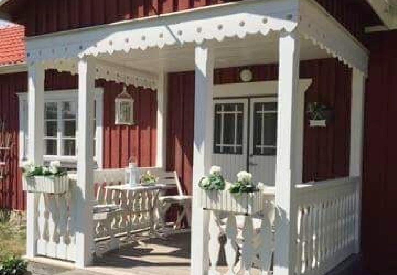 Stuga i Lammhult - stuga med internet och sauna och båt vid sjön Stråken i Småland