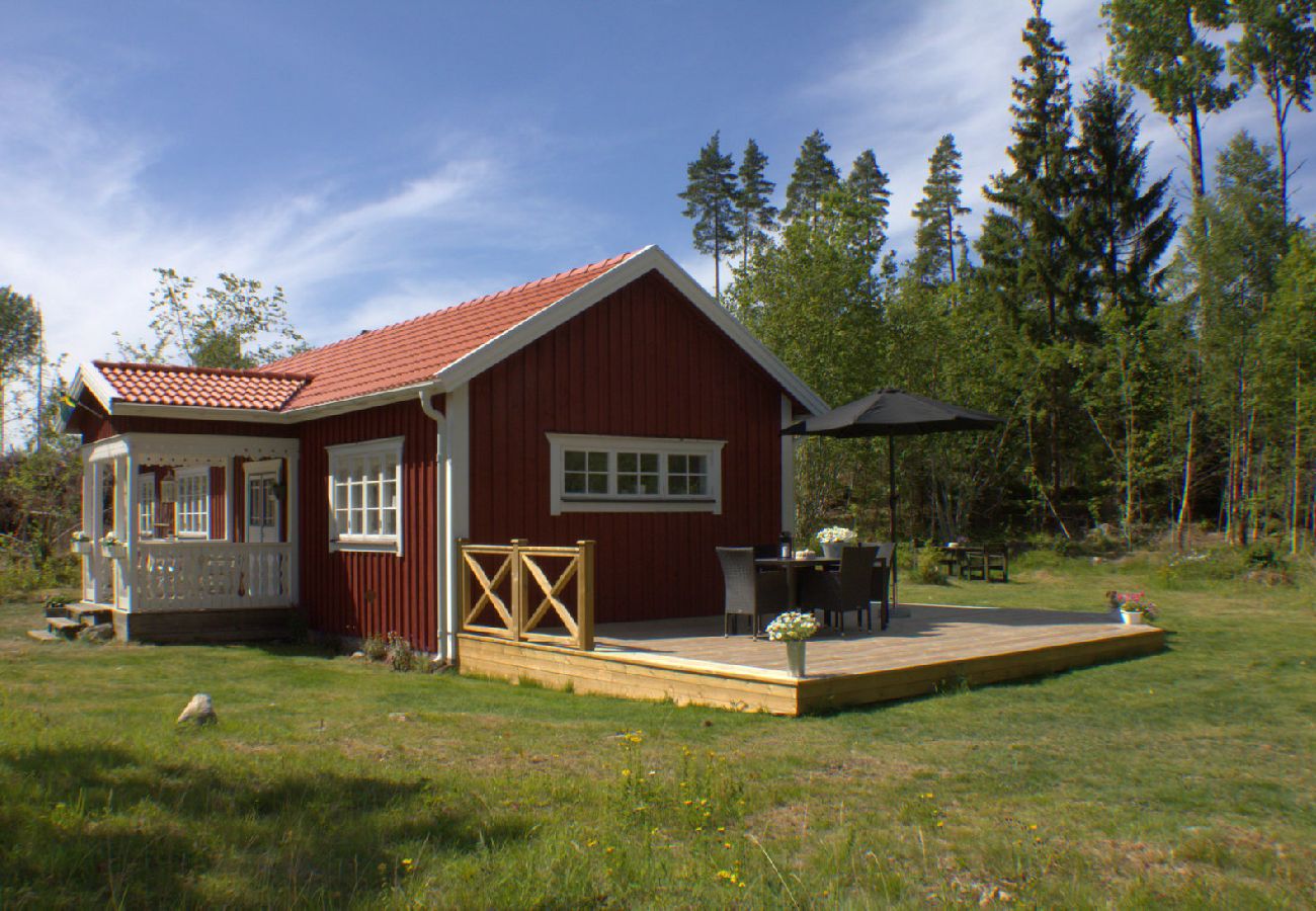 Stuga i Lammhult - stuga med internet och sauna och båt vid sjön Stråken i Småland