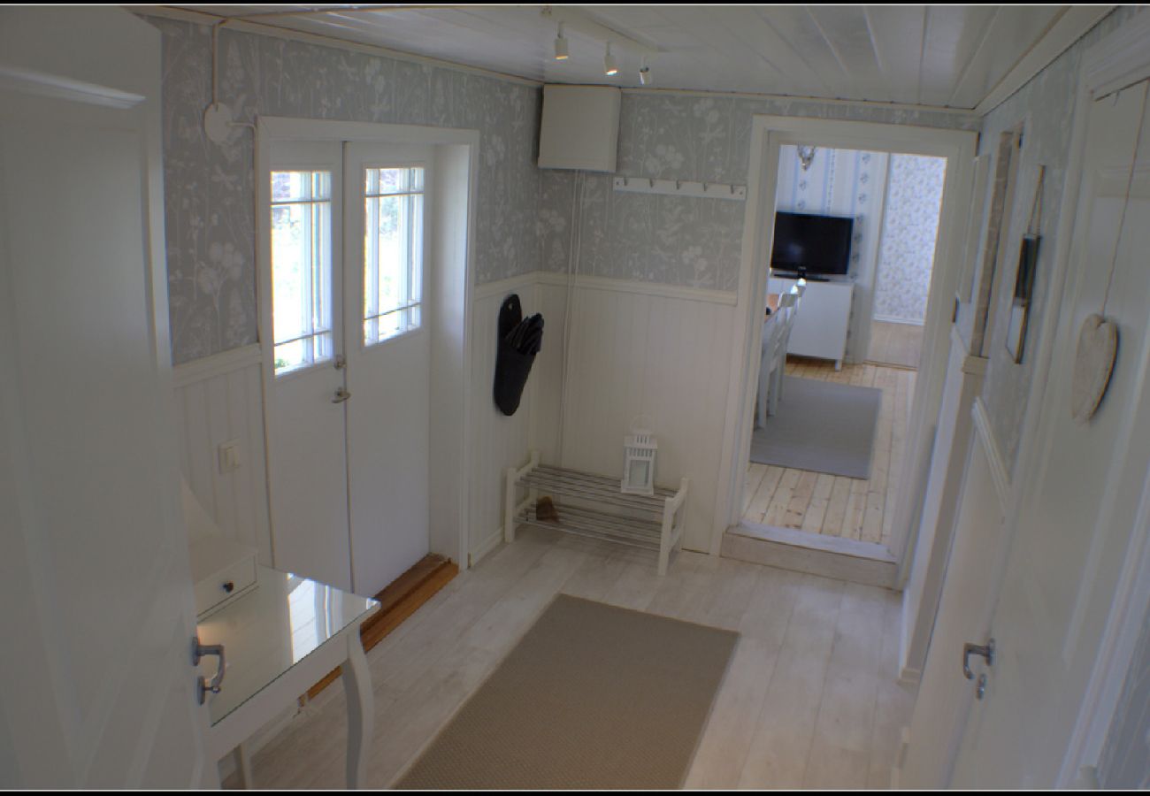 Stuga i Lammhult - stuga med internet och sauna och båt vid sjön Stråken i Småland