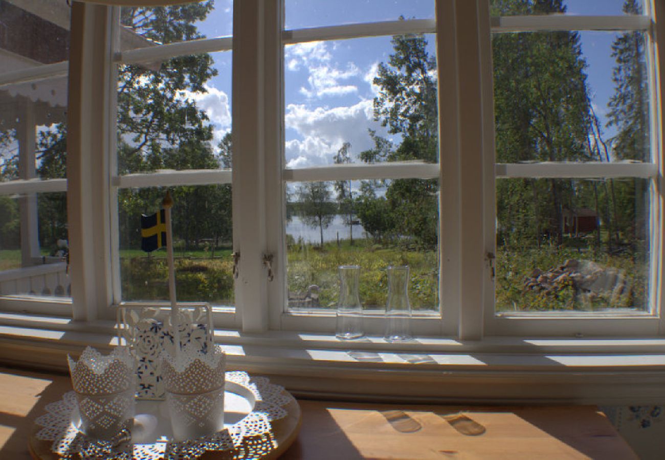 Stuga i Lammhult - stuga med internet och sauna och båt vid sjön Stråken i Småland