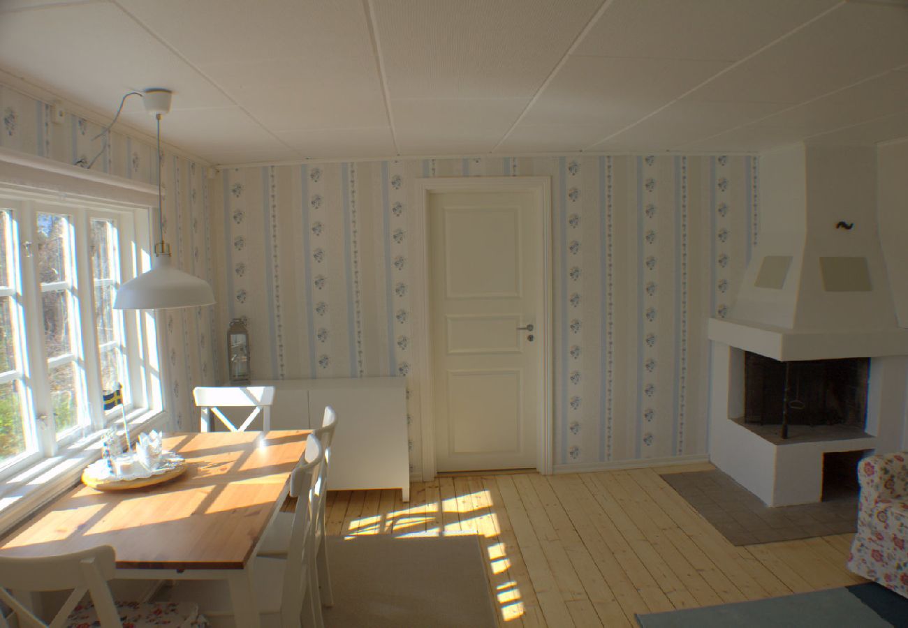 Stuga i Lammhult - stuga med internet och sauna och båt vid sjön Stråken i Småland