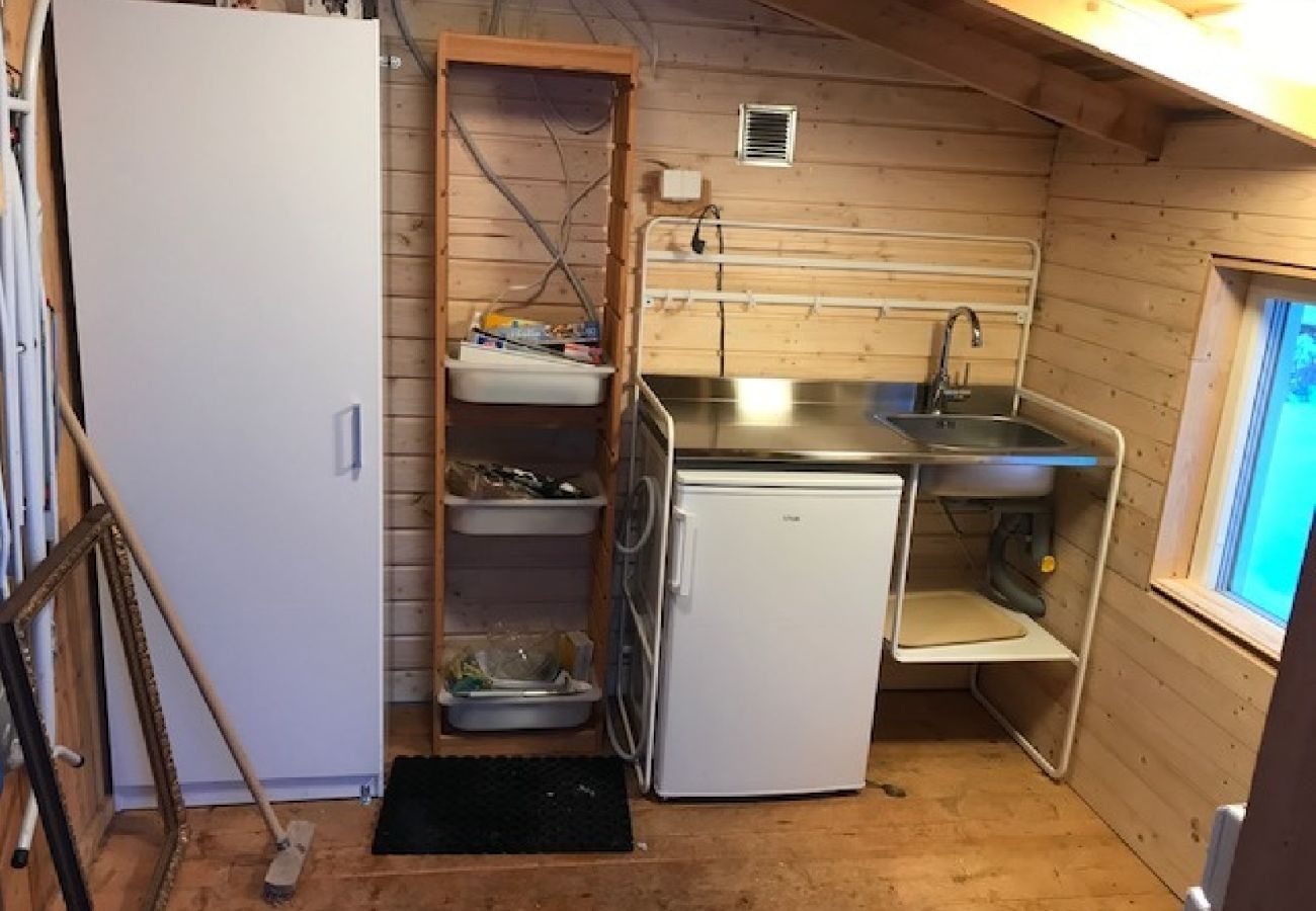 Stuga i Lammhult - stuga med internet och sauna och båt vid sjön Stråken i Småland
