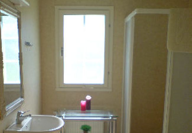 Stuga i Mölnbo - Mysigt fritidshus med sjöutsikt på hästgård nära Stockholm Stuga i Mölnbo - Mysigt fritidshus med sjöutsikt på hästgård nära Stockholm