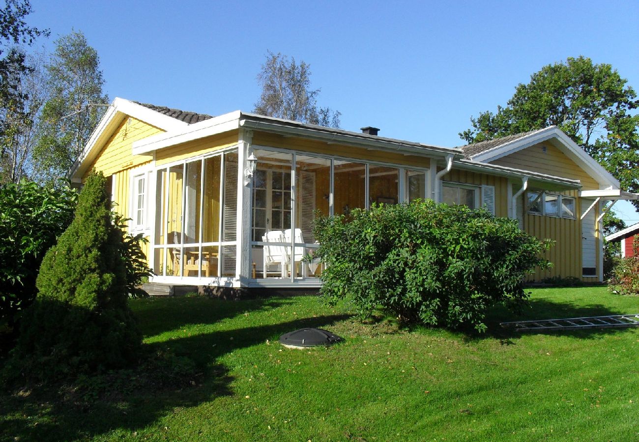 Stuga i Torsö - Semesterhus precis vid Vänern