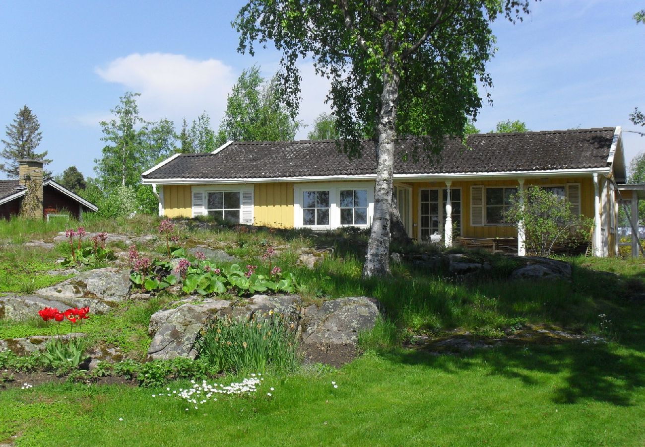 Stuga i Torsö - Semesterhus precis vid Vänern