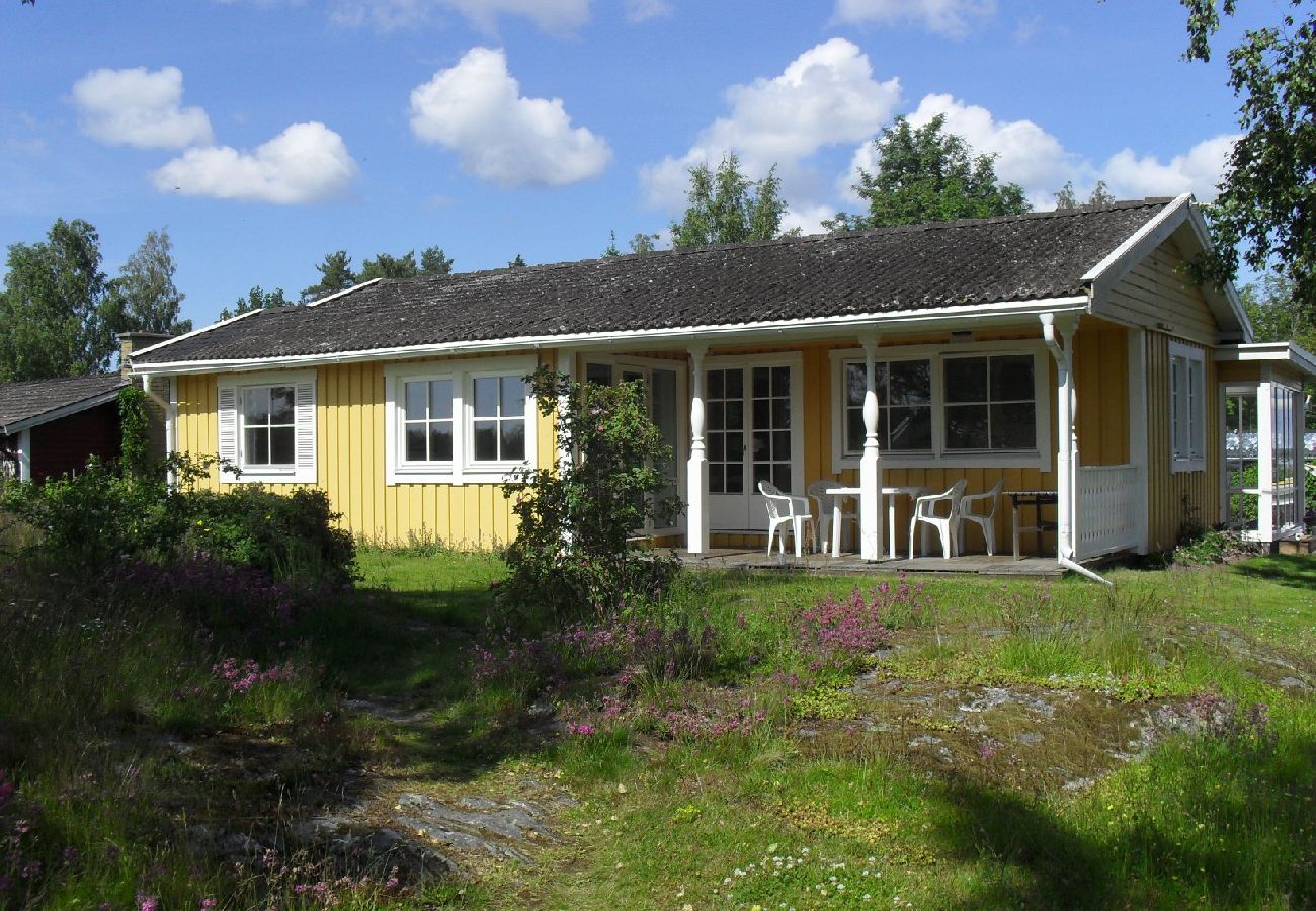 Stuga i Torsö - Semesterhus precis vid Vänern