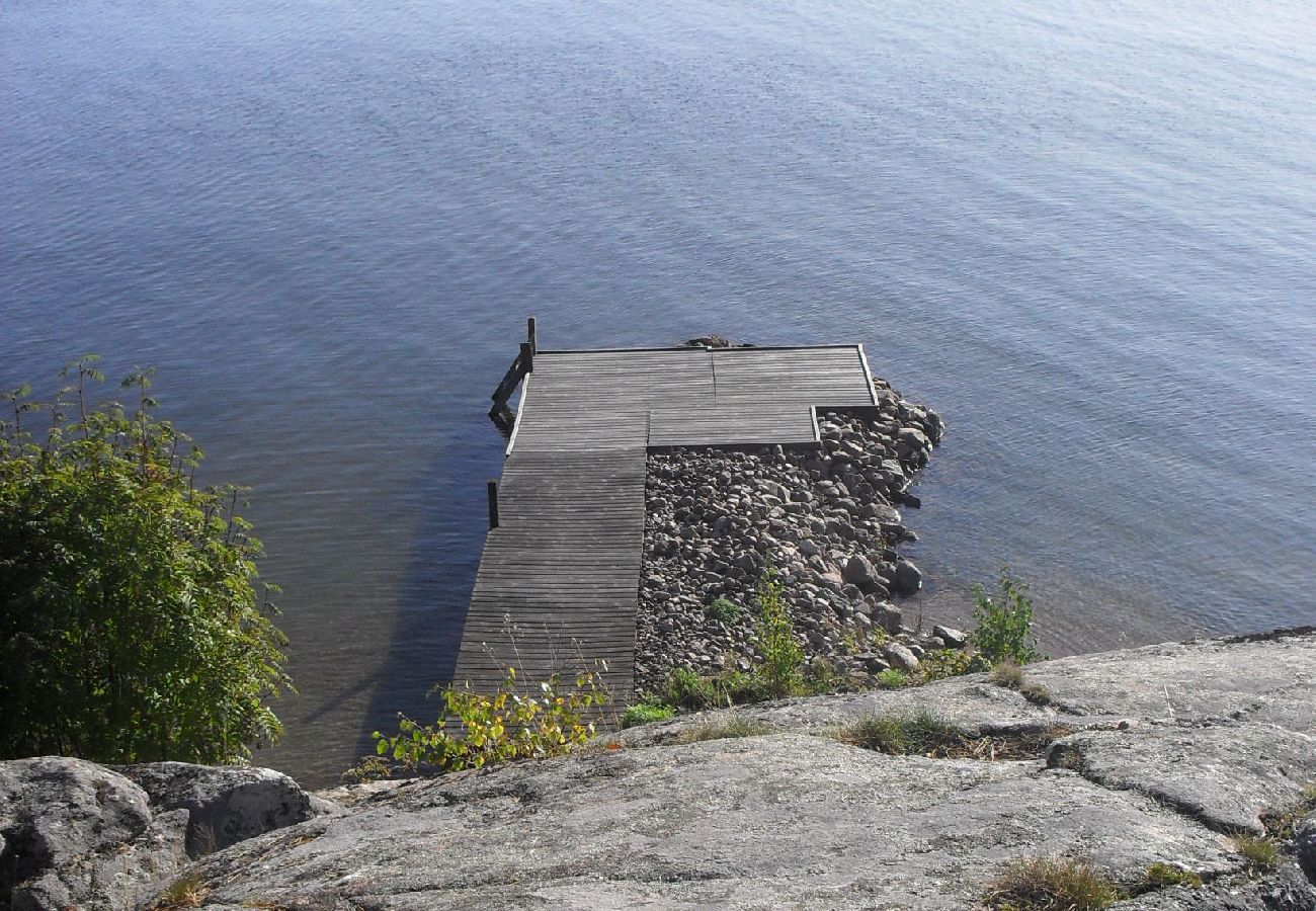 Stuga i Torsö - Semesterhus precis vid Vänern