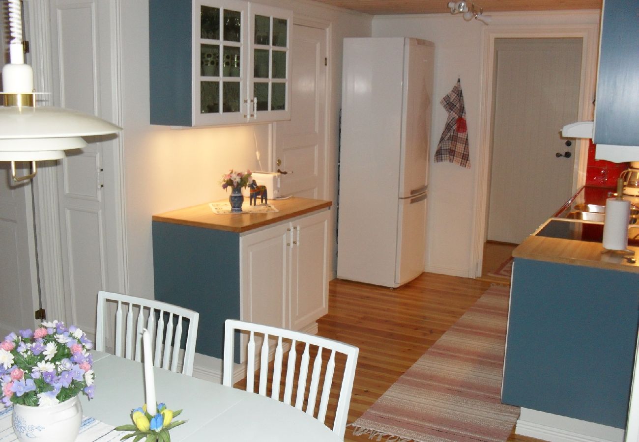 Stuga i Torsö - Semesterhus precis vid Vänern