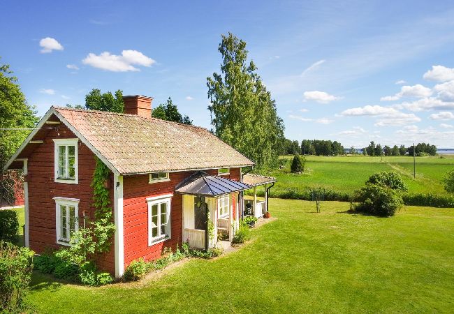 Stuga i Hedesunda - Charmig bagarstuga inte långt från Dalälvens strand