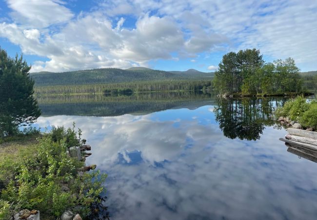 Stuga i Lofsdalen - Charmigt fritidshus i Lofsdalen vid Lofssjön