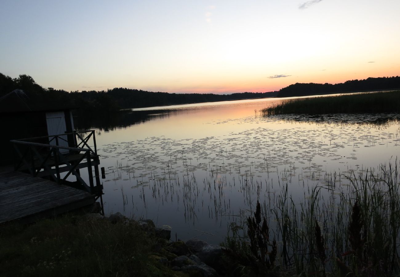 Stuga i Strängnäs - Rofyllt paradis vid Mälaren