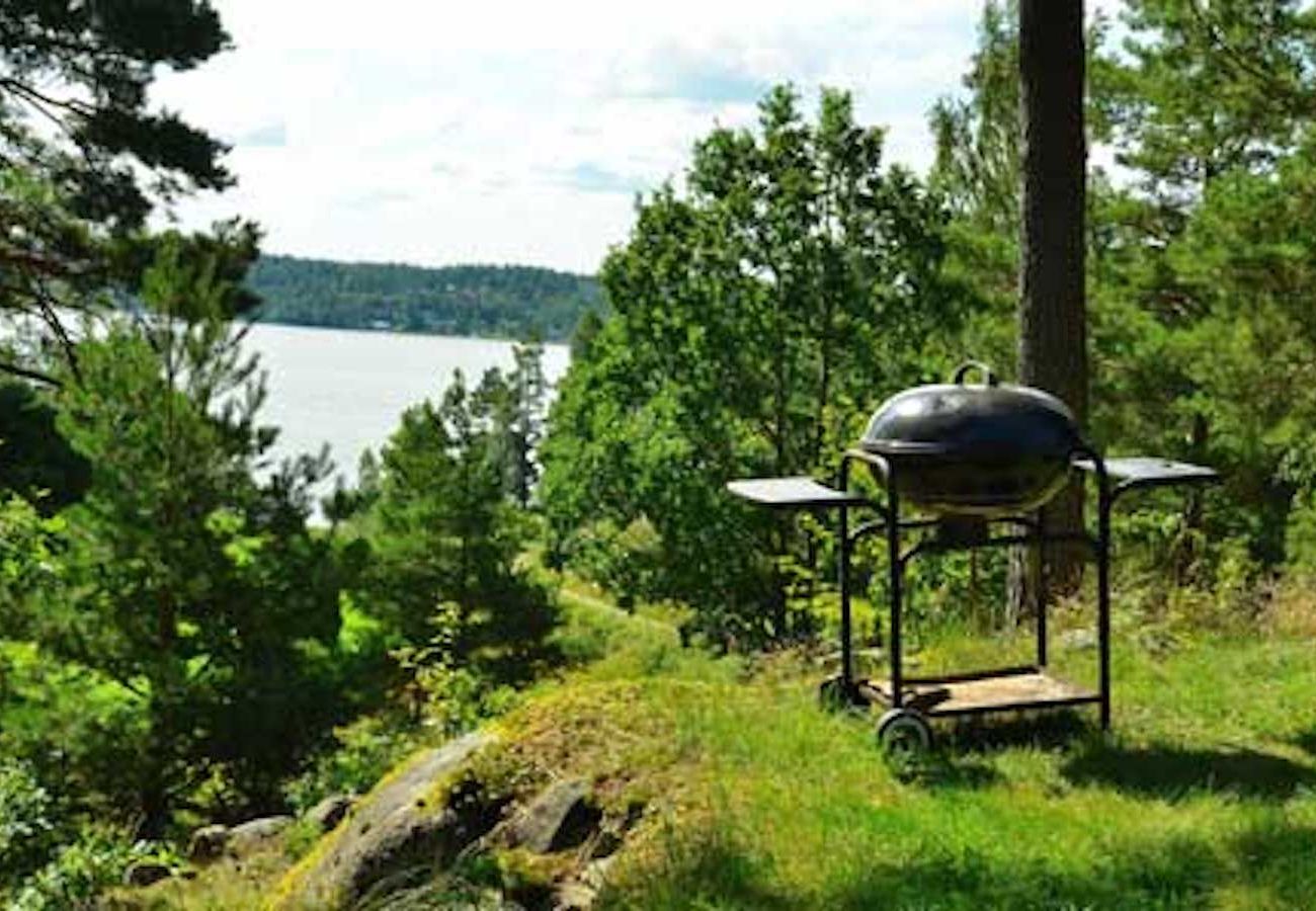 Stuga i Vikbolandet - Semester med havsutsikt och bastu