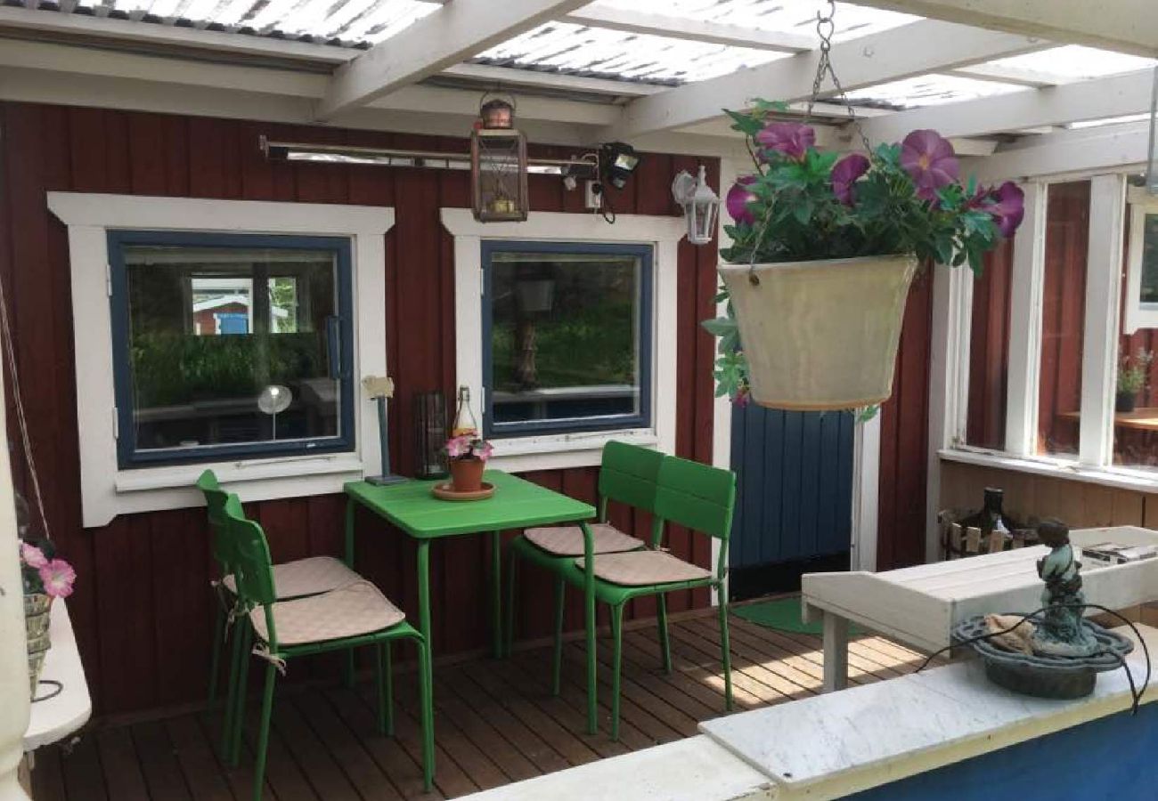 Stuga i Edsbro - Semester i Uppland mellan badsjöar och Östersjökusten