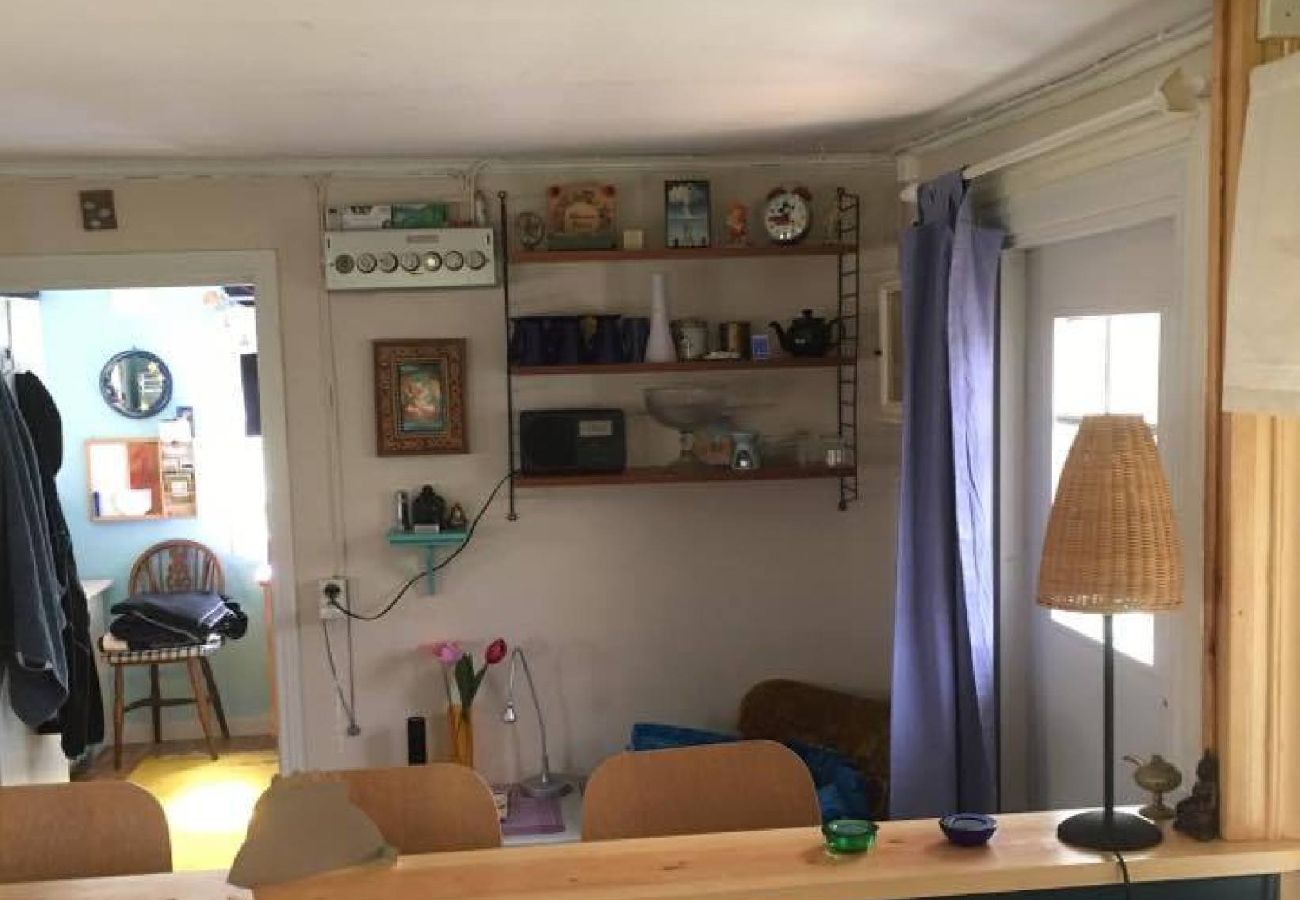 Stuga i Edsbro - Semester i Uppland mellan badsjöar och Östersjökusten
