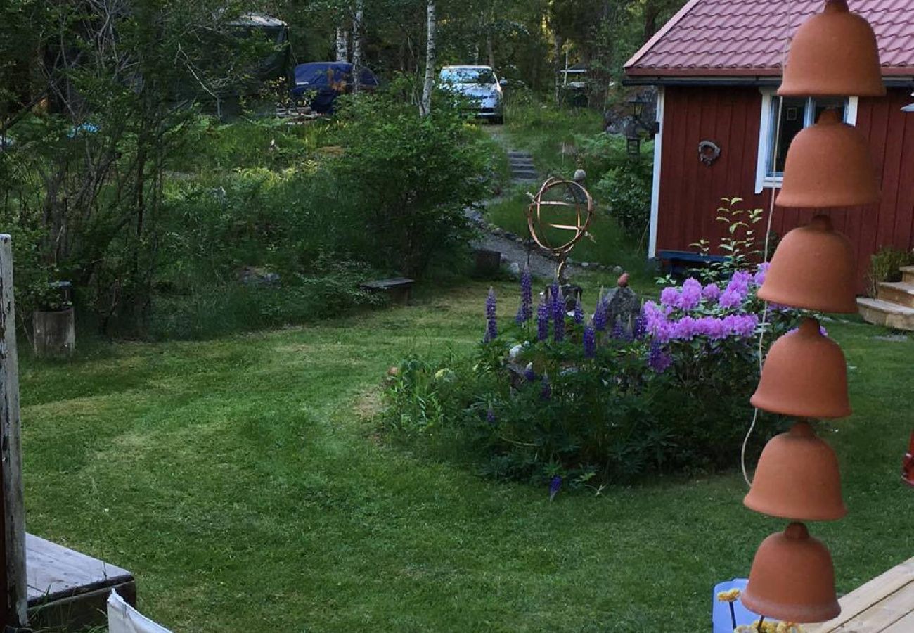 Stuga i Edsbro - Semester i Uppland mellan badsjöar och Östersjökusten