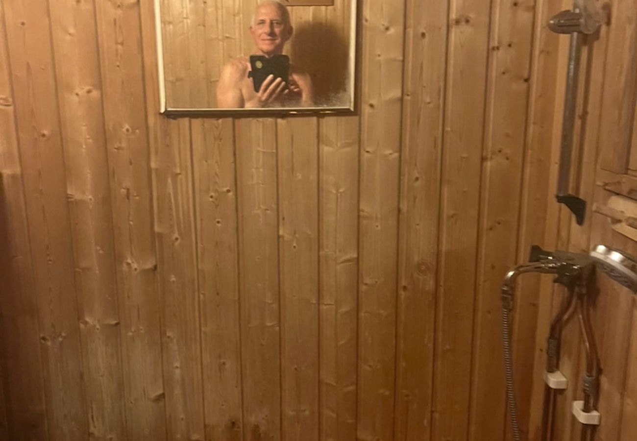 Stuga i Edsbro - Semester i Uppland mellan badsjöar och Östersjökusten