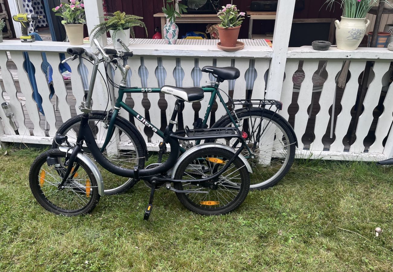 Stuga i Edsbro - Semester i Uppland mellan badsjöar och Östersjökusten