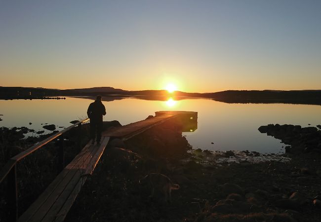 Stuga i Kiruna - Fantastiskt natursemester vid Torneälven nära ishotellet