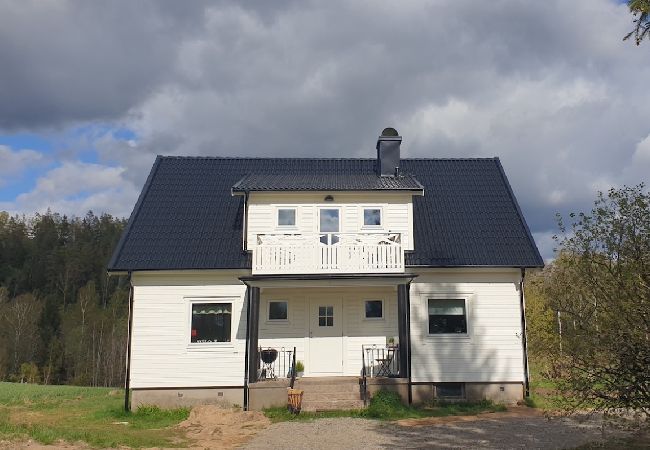 Stuga i Karl Gustav - Stort fritidshus i Västsverige mellan 4 sjöar Stuga i Karl Gustav - Stort fritidshus i Västsverige mellan 4 sjöar