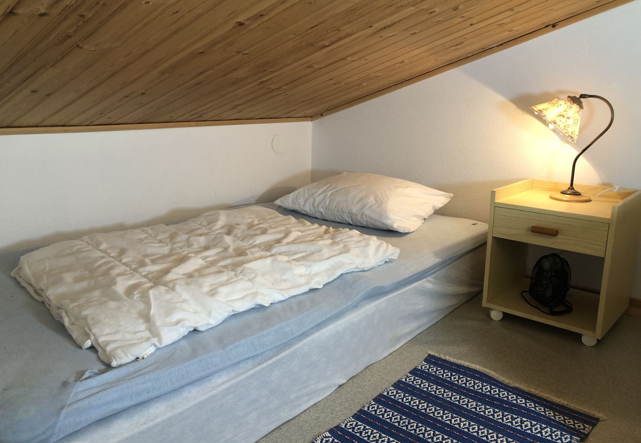 Stuga i Bengtsfors - Fin stuga vid sjön Lelång med båt
