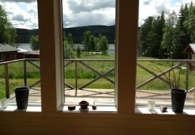 Stuga i Lofsdalen - Semesterhus i bergen med hög standard och panoramautsikt