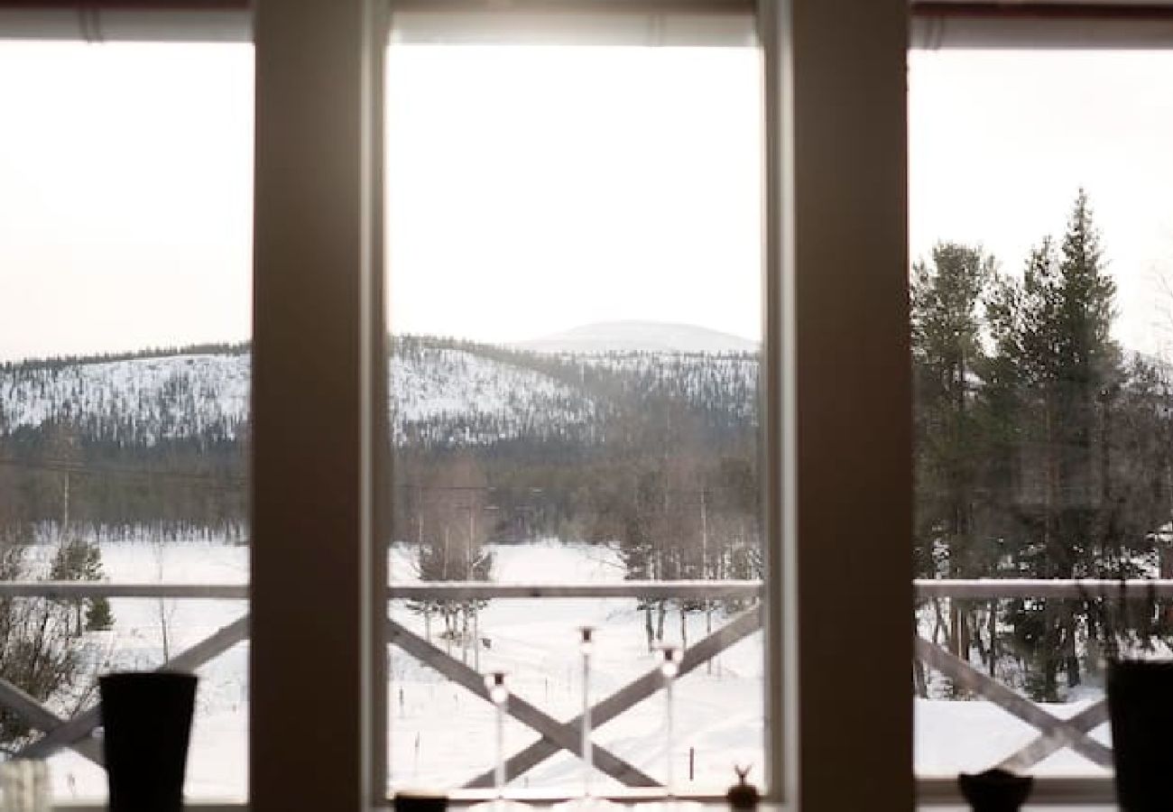 Stuga i Lofsdalen - Semesterhus i bergen med hög standard och panoramautsikt