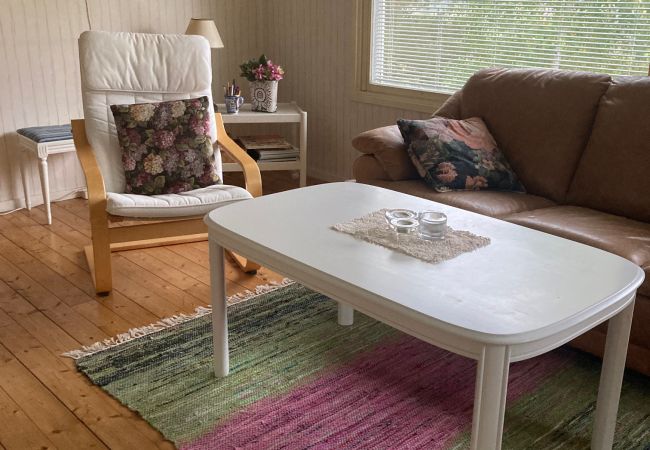 Stuga i Uppsala - Med fri utsikt över Hammarskog Stuga i Uppsala - Med fri utsikt över Hammarskog