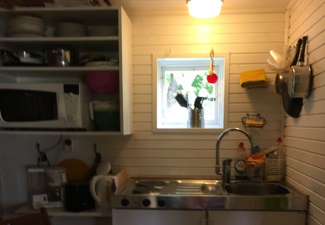 Stuga i Aspabruk - Stuga mitt i Trivedskogen mellan två sjöar Stuga i Aspabruk - Stuga mitt i Trivedskogen mellan två sjöar