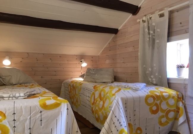 Stuga i Aspabruk - Stuga mitt i Trivedskogen mellan två sjöar Stuga i Aspabruk - Stuga mitt i Trivedskogen mellan två sjöar
