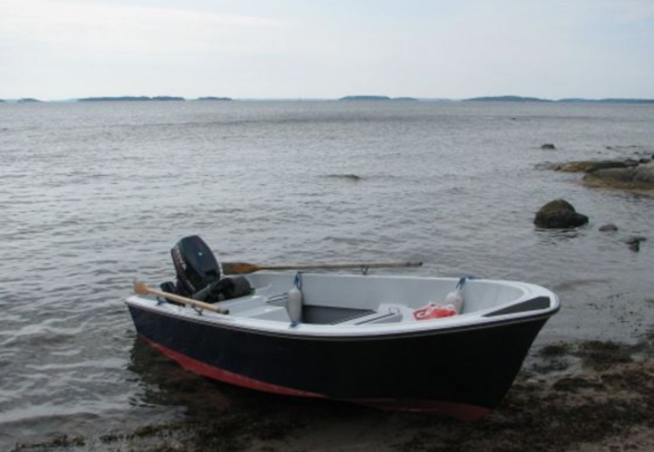 Stuga i Tyresö - Fint fritidshus i Stockholms skärgård med snabb internet