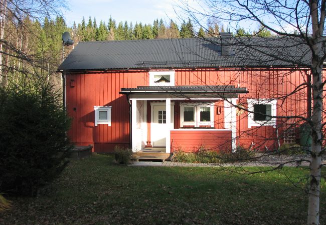 Stuga i Sysslebäck - Mysigt fritidshus för vinter- eller sommarsemester i Mellansverige