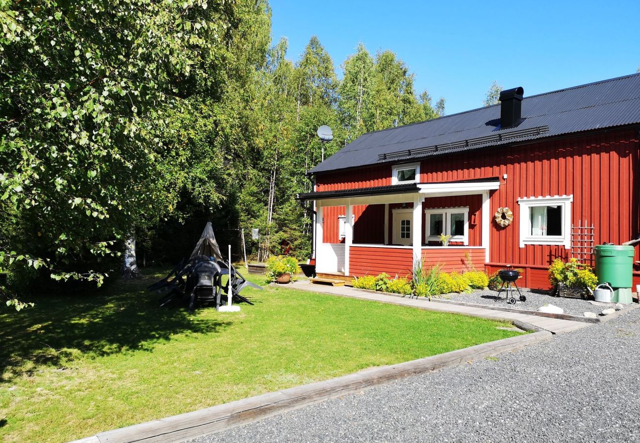 Stuga i Sysslebäck - Mysigt fritidshus för vinter- eller sommarsemester i Mellansverige