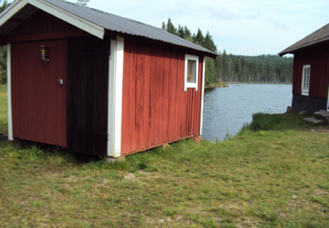 Stuga i Kopparberg - Semester i hjärtat av Bergslagen vid en liten sjö