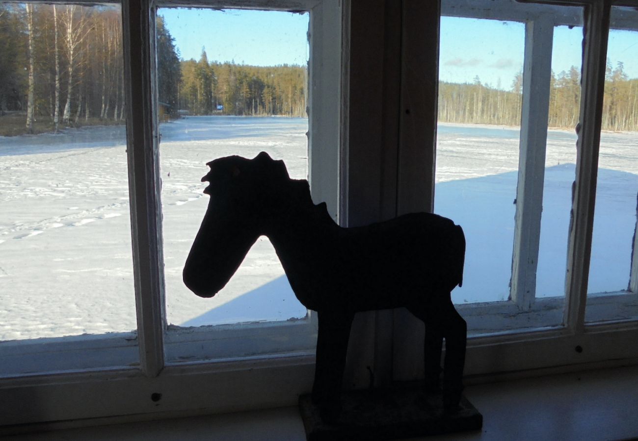 Stuga i Kopparberg - Semester i hjärtat av Bergslagen vid en liten sjö