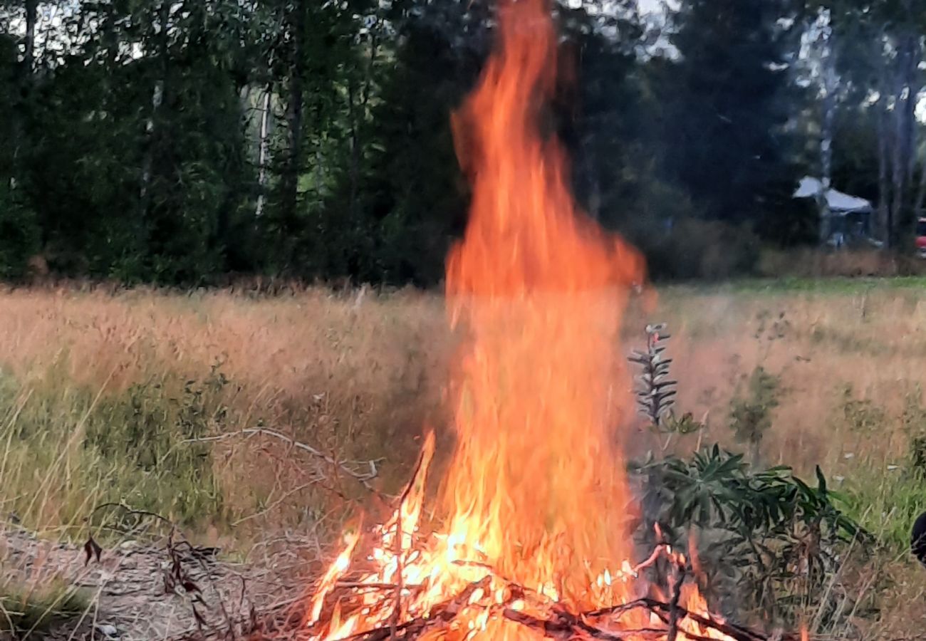 Stuga i Kopparberg - Semester i hjärtat av Bergslagen vid en liten sjö