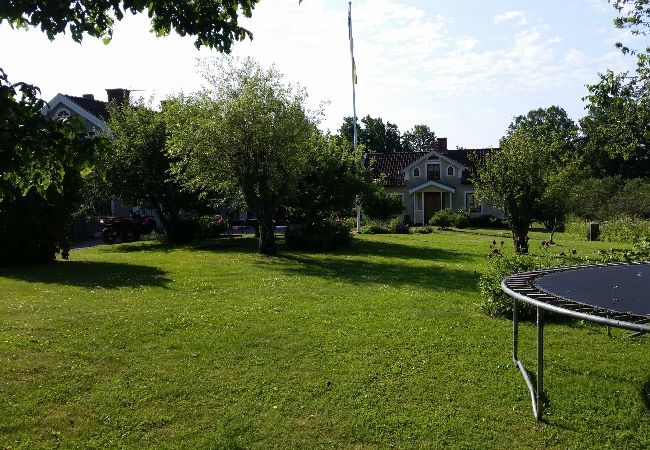 Stuga i Ydre - Semester vid sjön Östra Lägern med egen båt Stuga i Ydre - Semester vid sjön Östra Lägern med egen båt