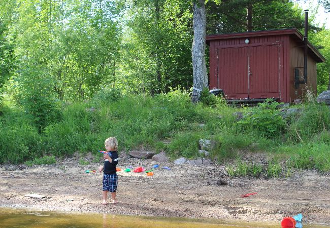 Stuga i Lekeryd - Underbart fritidshus på sjötomt i Småland